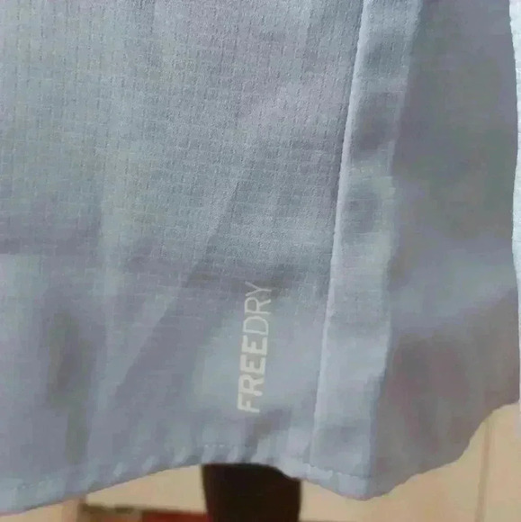 Eddie Bauer  Women's Medium UV Protection Lightweight and Breathable Blouse - Picture 4 of 12